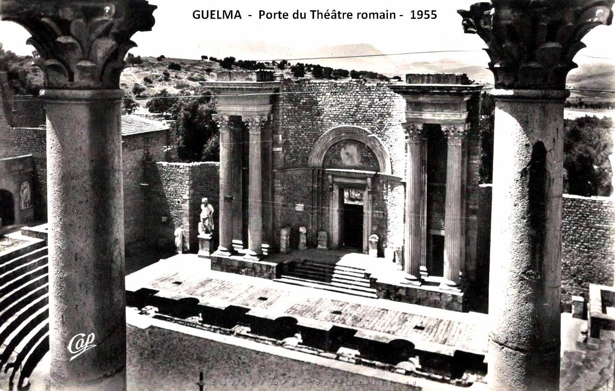 Guelma - Porte du Theatre romain -1955.jpg